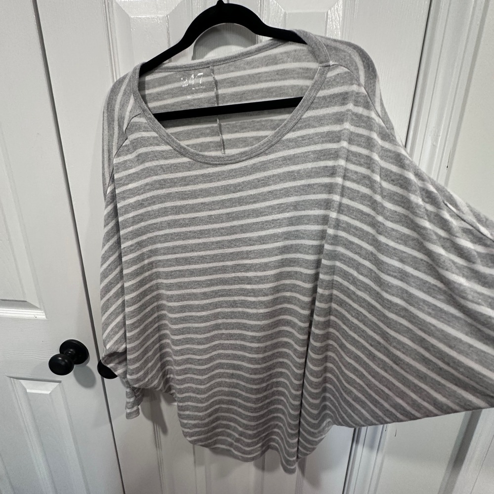 Maurices 24/7 Soft Women's L Gray White Stripe Long Sleeve Scoop Neck Top